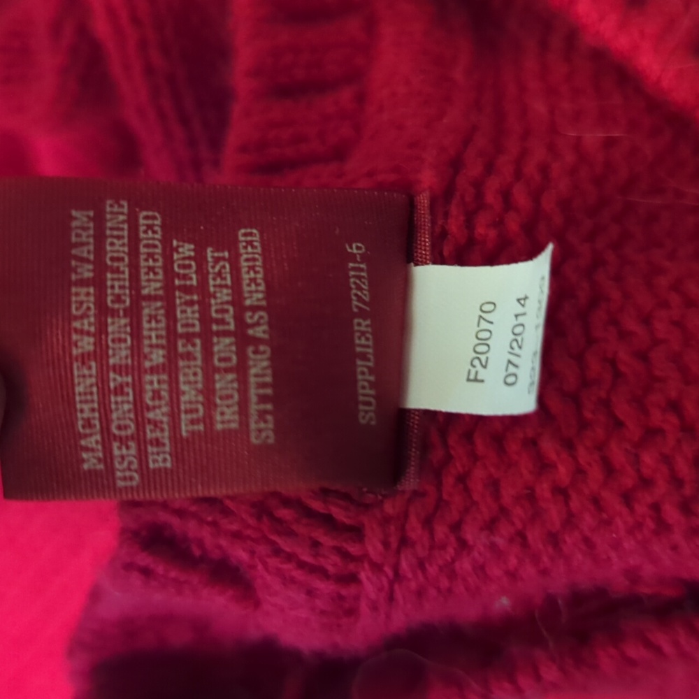 Red Sweater - Picture 9 of 9